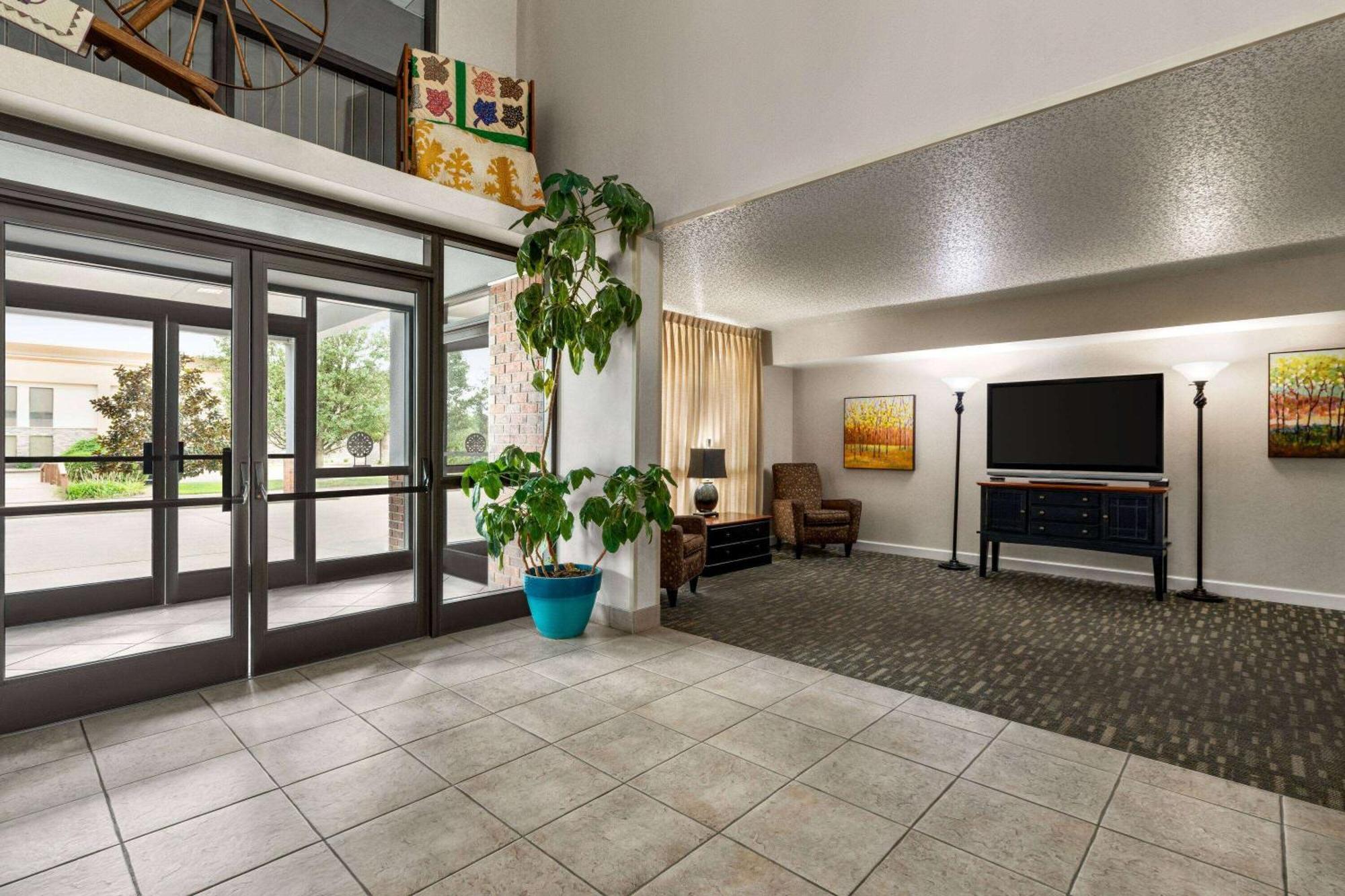 Days Inn By Wyndham Kuttawa/Eddyville Exterior photo